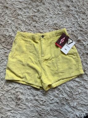 Butter Yellow RVCA Shorts From Jacks Size Medium
